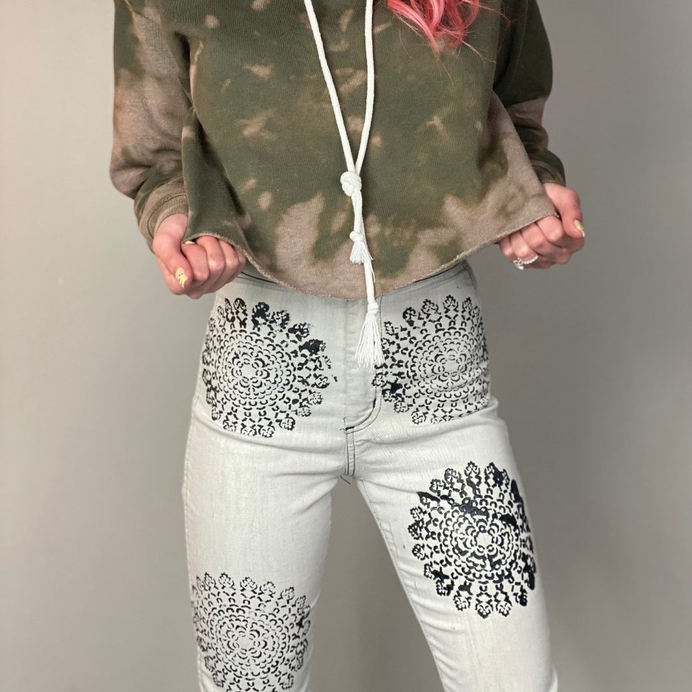 Custom design jeans - Picture 3 of 5
